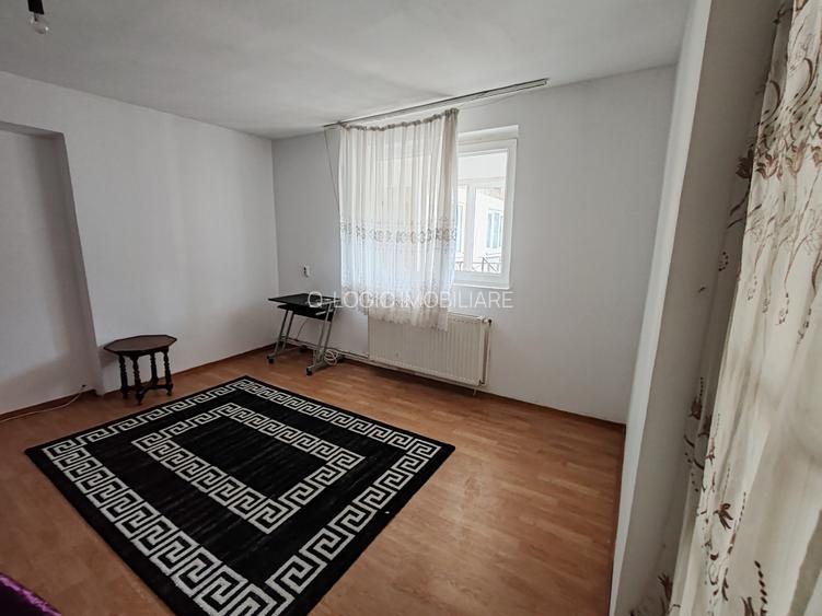 Apartament 6 camere confort sporit zona Sprenghi - 12