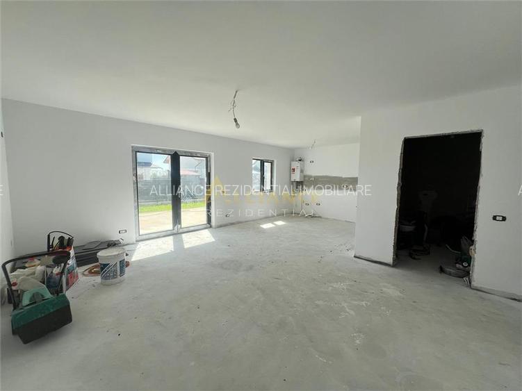 Casa individuala - 3 camere  - 2 bai- teren-375 mp-200 M de STV - 10