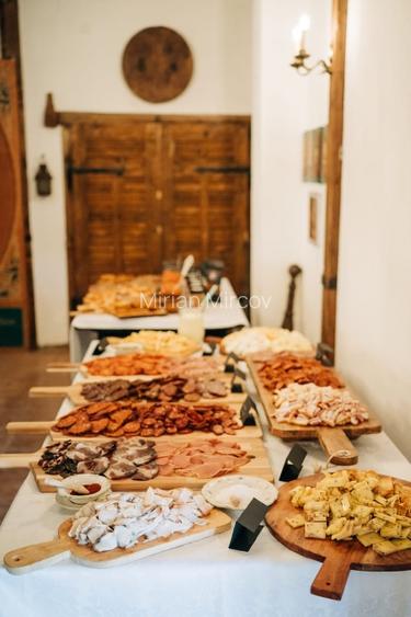 Proprietate istorică , crama +vie DOC + distilerie +loc. evenimente+ 20000 vin - 11