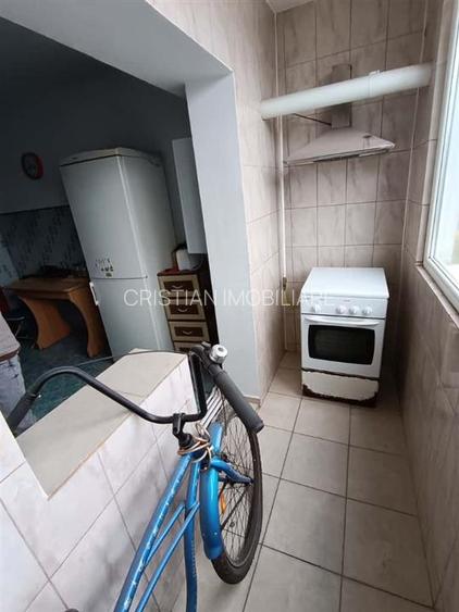 VEZI VIDEO! Ap 2 cam Confort 1 Decomandat Etaj 3 , Radu Negru - 8