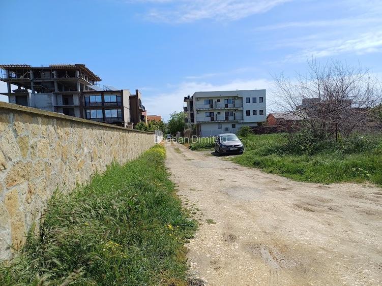 Vand teren in Mamaia Sat. Navodari. Parcelabil in doua loturi. Pret negociabil. - 12