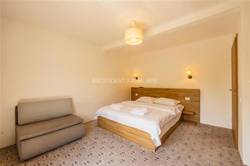 FILM! Ansamblu arhitectural proaspat si distins,pe 3.000 mp teren, in magia natu - 46