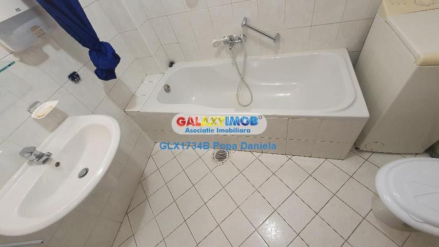 Vanzare apartament 3 camere -  Victoriei Str. Occidentului - 13