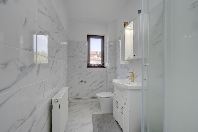 O proprietate imobiliară deosebită, formată din casă și mult teren! - 19