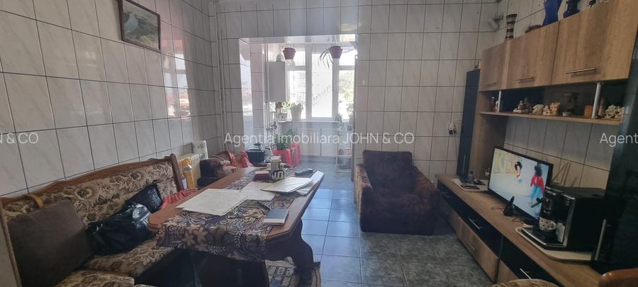 Vand apartament 4 cam. ,Topoloveni, etaj 1, ultracentral, langa Profi - 12
