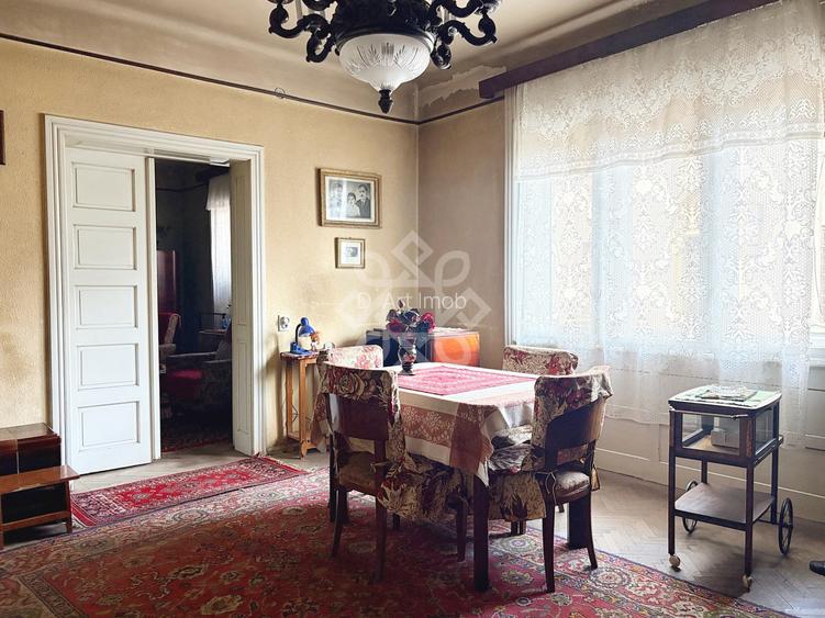 Casa de vanzare ultracentral in Oradea, strada Postavarului - 9