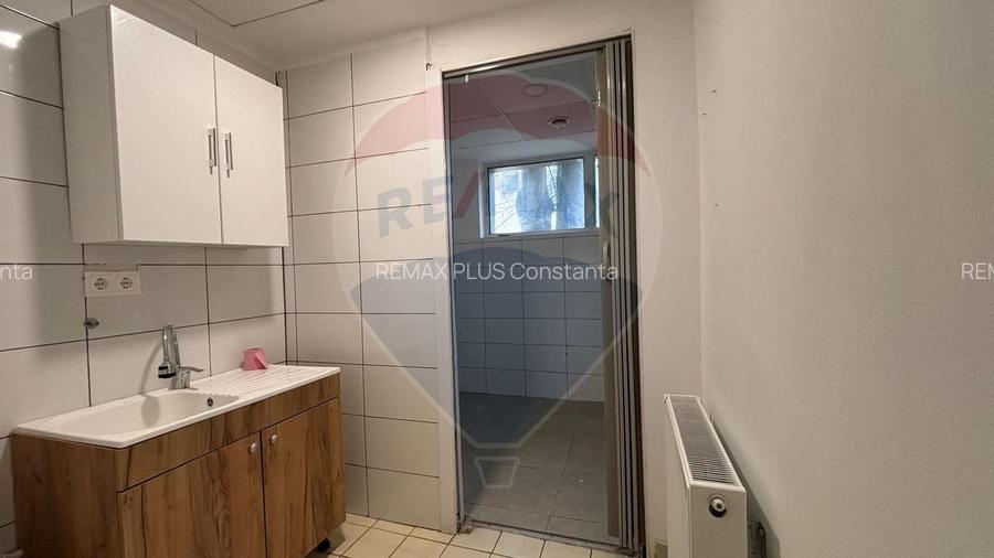 Spațiu comercial de închiriat vis-a-vis de Primaria Mangalia-87mp - 8