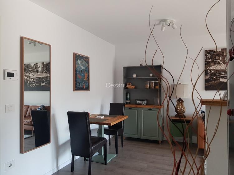 Studio premium pe pietonala Coresi Kasper, mobilat, utilat, parcare si boxa - 8