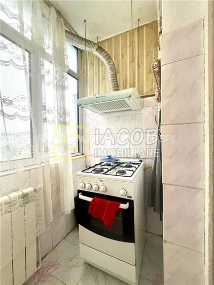 3 camere decomandate, str. Alecu Russo - 8
