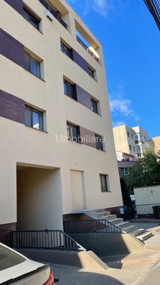 Spatiu comercial cu multiple destinatii parter bloc - 4