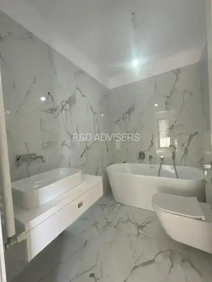 Unirii Ultracentral | Ap 4 camere | Finisaje Premium  | 2 parcari | - 4