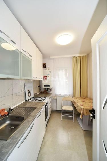 Podu Ros - sens giratoriu, 2 camere renovat, mobilat si utilat, liber - 3