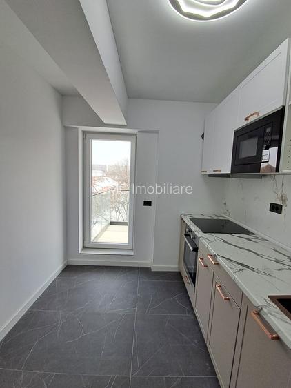 Prima inchiriere 3 camere+ parcare subterana , bloc nou S31 - 9