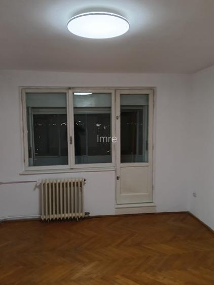 Vând apartament cu 3 camere semidecomandat zone centrală , ușor negociabil  - 10
