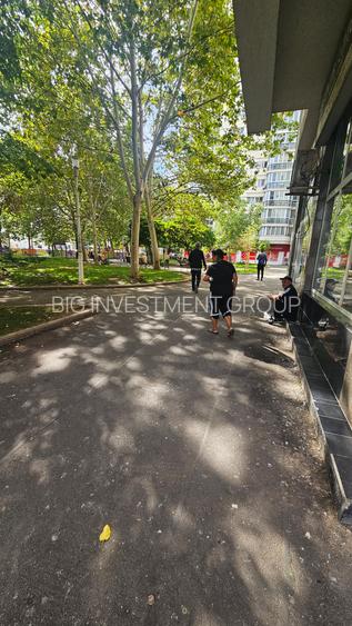 Spatiu comercial, parter bloc, 3 intrari, posibil amenajare in 2 sau 3  spatii - 2