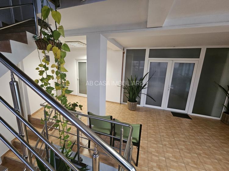 Imobil P+2E+M, cu spațiu comercial, zona Spitalul Județean, comision 0% - 4