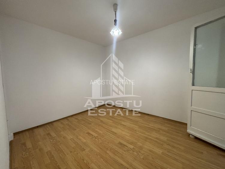 Apartament cu 2 camere in zona Sagului, centrala proprie, etajul intai - 3