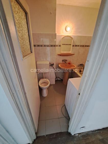 3 camere, intre Gara de Nord si Basarab, B-dul Dinicu Golescu, nr 39 - 11