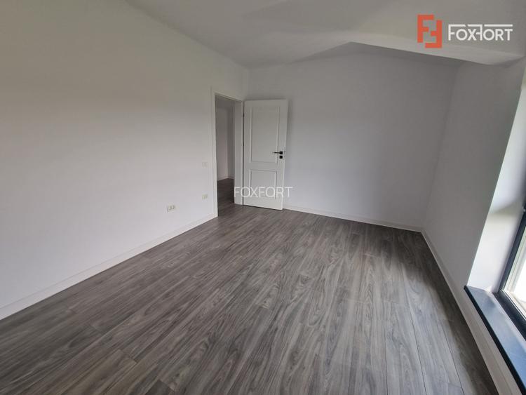 Duplex de vanzare cu 3 camere si teren de 309 mp - Recas - 16