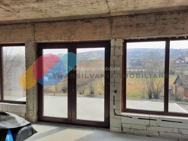 Casă, 1553 mp teren, zona linistita, sat Cara - 4