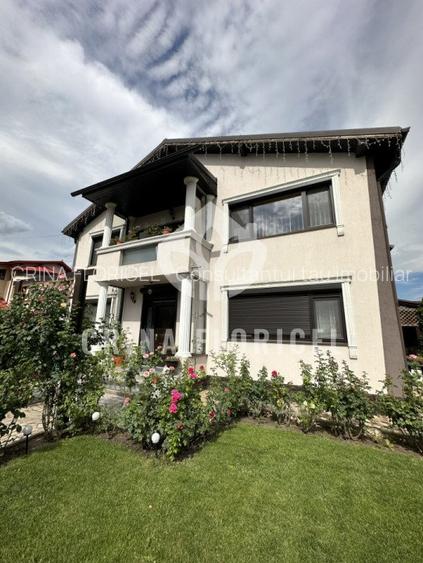 Vanzare vila cu trandafiri in suprafata de 220 mp , teren 536 mp din Domnesti - 6