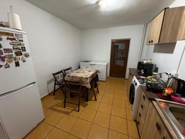 Vand apartament cu 4 camere in E3 - 5