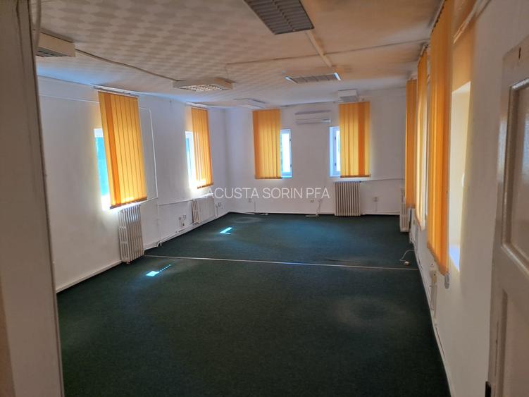 Calea Victoriei - Centrul Vechi-CEC, P+1, singur curte, curte generoasa(1400 mp) - 13