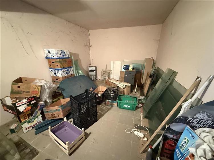 Secuieni - 17 km de Bacau - spatiu comercial - 21