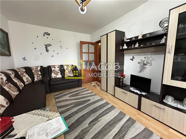 Apartament 3 camere decomandate – Str. Metalurgiei, Bacău - 2