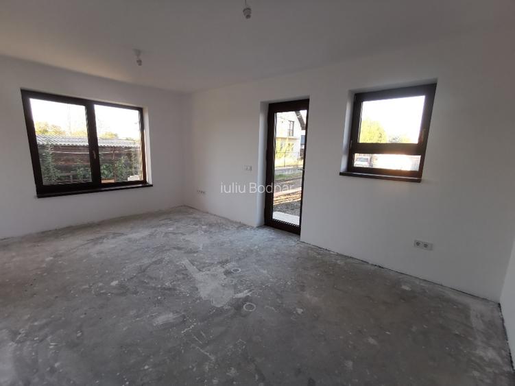 Casa P + 1 , 3 dormitoare, 1 living, 2 bai, bucatarie cu dinning - 4