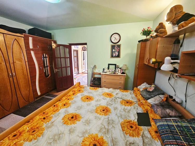 Casă spațioasă cu 9 camere în Strejnicu – pentru locuință, birouri - 45