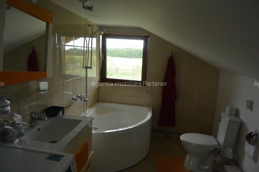 Casa P+E, la 15 km de Poiana Lacului, finisata, mobilata,  teren 7500mp, - 5