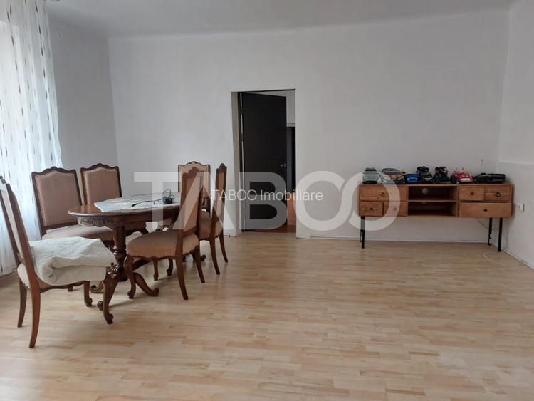 Casa 214 mp utili singur in curte 800 mp teren zona centrala Cisnadie - 7