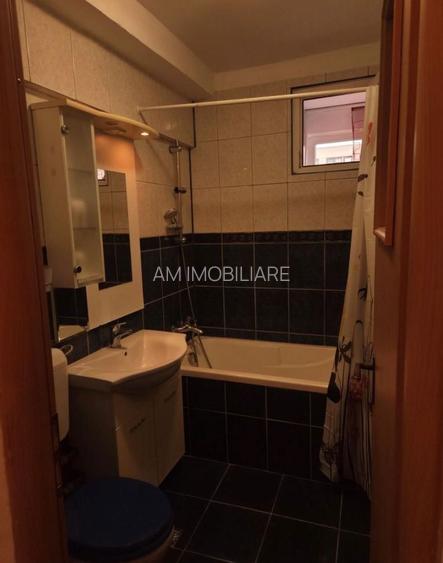 AP. 2 CAMERE TITAN, LOC PARCARE, MOBILAT/UTILAT, METROU 5 MINUTE - 7