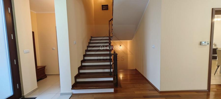 Casa mare. Posibil si clinica, camin batrani, invatamant, sediu firma. - 25