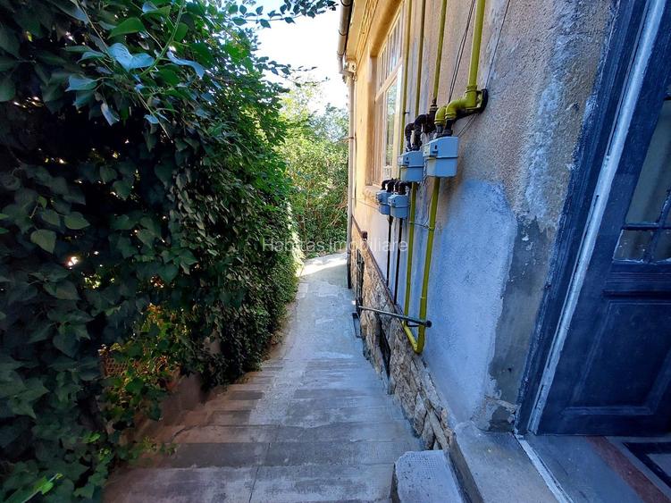 Vila impozanta  intr-o zona deosebita cu 1.440 mp teren - 8