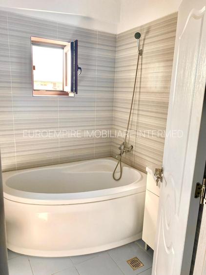 Apartament de închiriat cu 2 camere, situat în zona Km 5 - 5