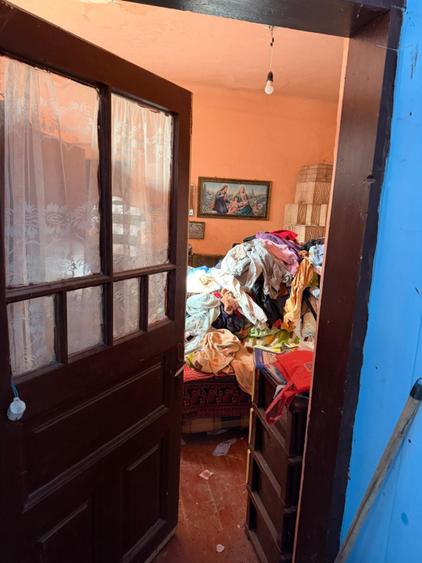 Casa 80 mp, teren 1683 mp, zona Cosoveni