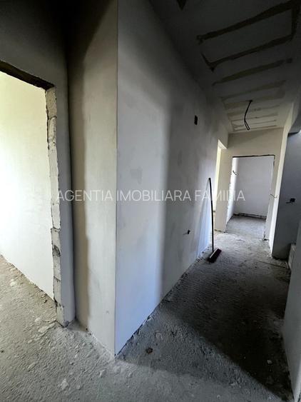 Vanzare casa P+M in Sendreni( in spatele Primariei), pret 99 000 euro - 25