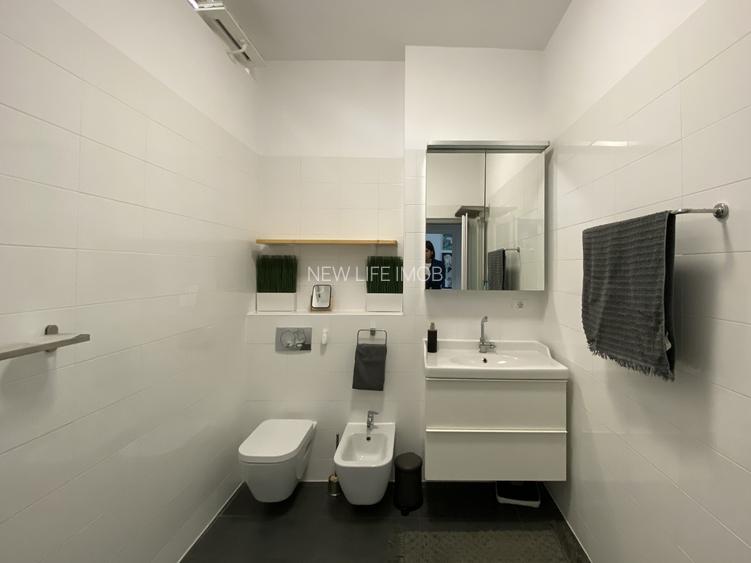 Peninsula , Piata Ovidiu - 2