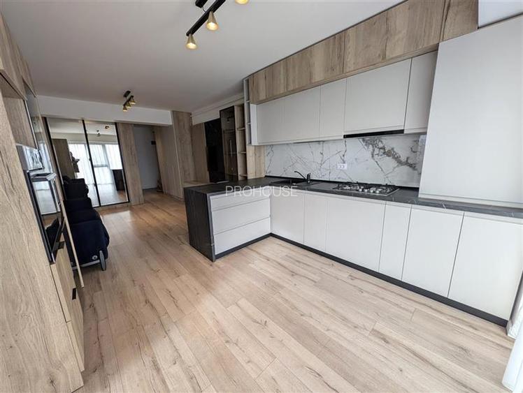 Bloc nou - langa Universitatea Bacovia si Primarie - 2 camere - mobilat si utila - 5