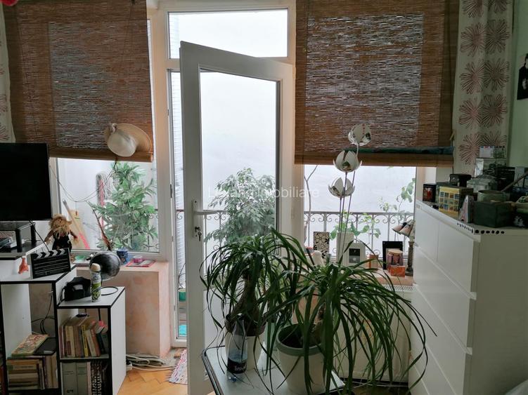 De vanzare, apartament trei camere in casa, pe str Republicii - 7