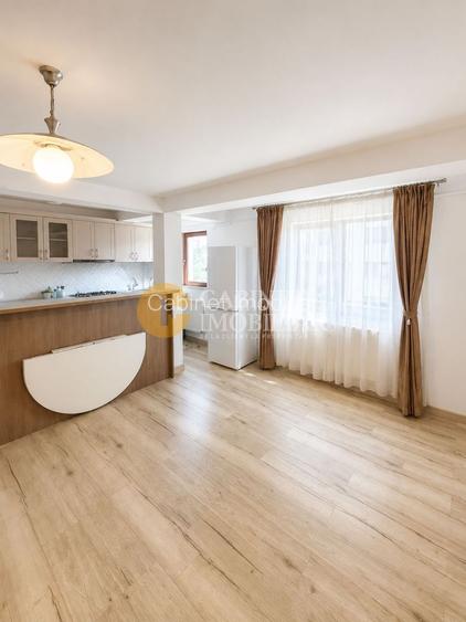 CENTRAL - 3 camere open space-  Palas + parcare inclusa - 6