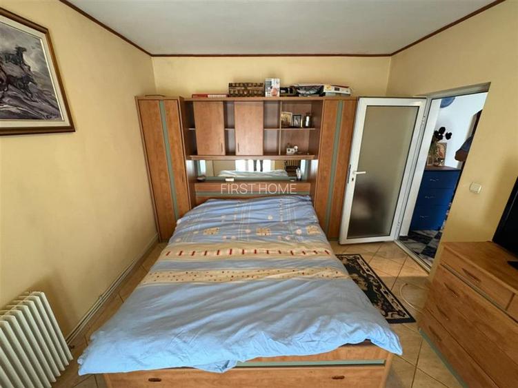 Apartament 2 camere, 54mp, etaj 4 cu acoperis - Central - - 8