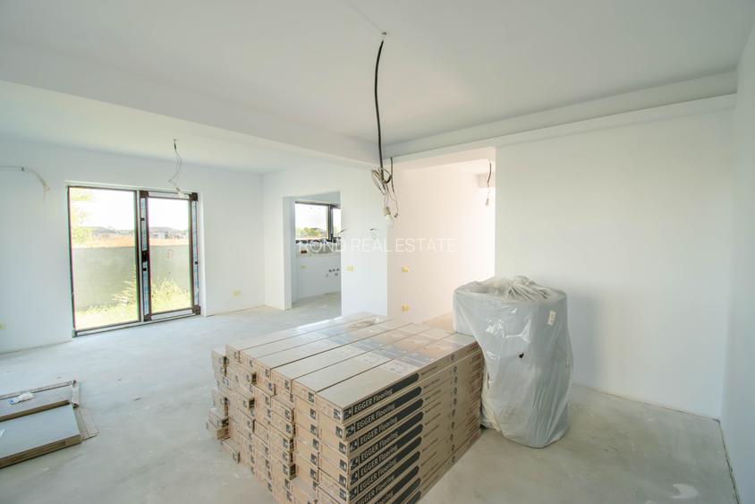 Vila alipita,finalizata, impecabil executata, teren 350mp, preechipare AC - 4