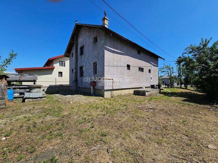 Casă eficientă energetic, cu panouri solare, într-o zonă liniștită – Sacueni, ie - 21