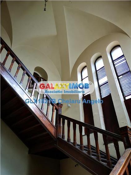 Cismigiu, vila neoromaneasca, suprafata construita 3000 mp, teren 1760 - 15