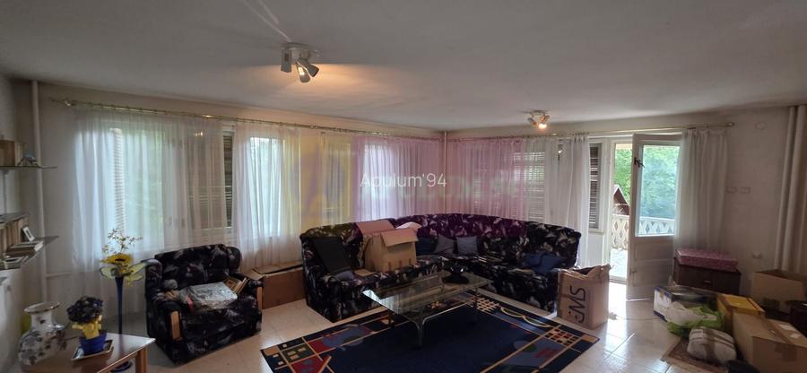 Vila de vanzare cu 6 camere si teren de 5116 mp in Cornu, Prahova - 3