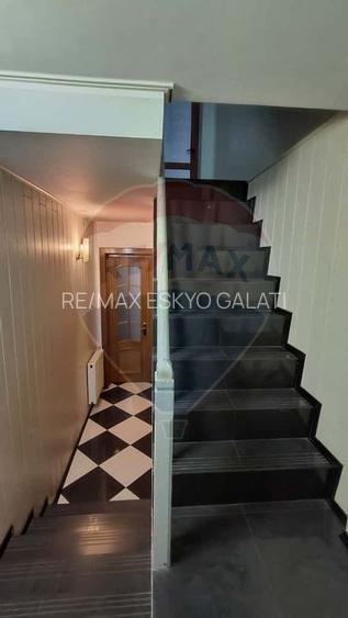 Casă cu piscină de vânzare în zona Piața Centrală Galați - 14