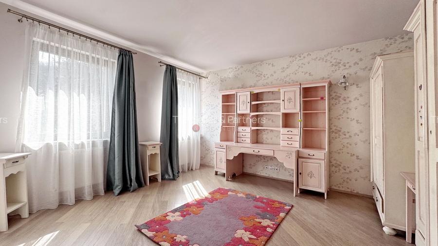 Proprietate cu suprafata generoasa | Zona AFI - 6